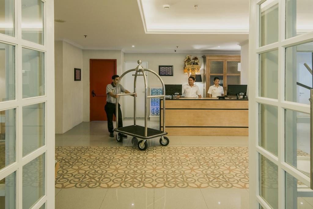 Yan's House Hotel 3*